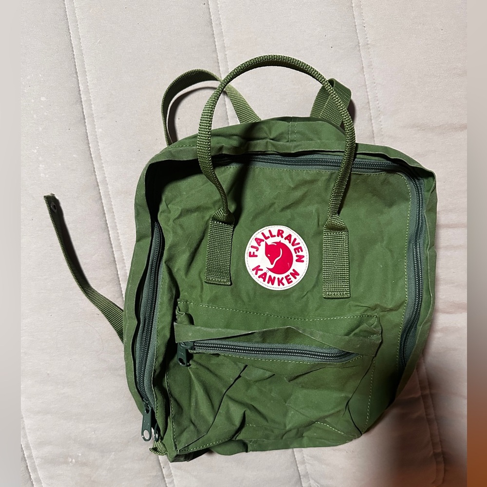 Classic Kånken Fjalraven backpack in green